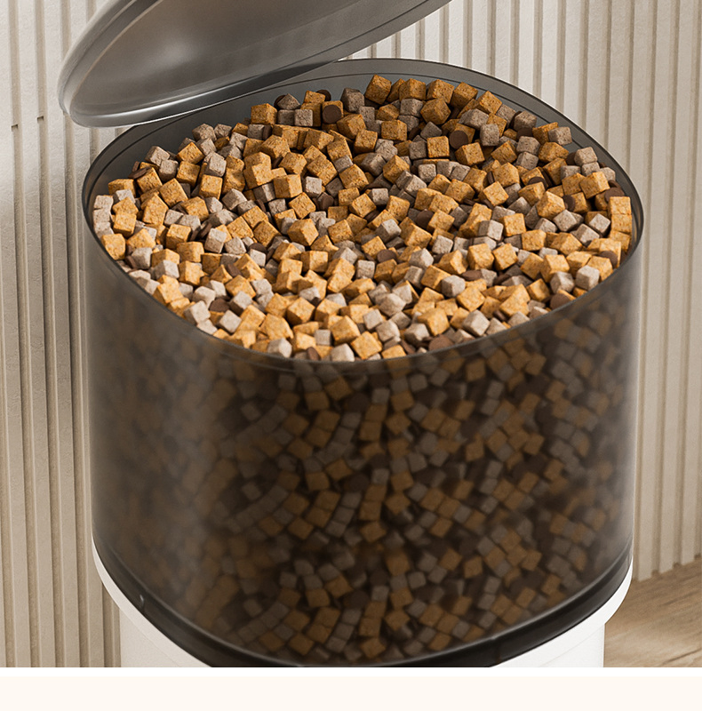 Pet Feeder Detail