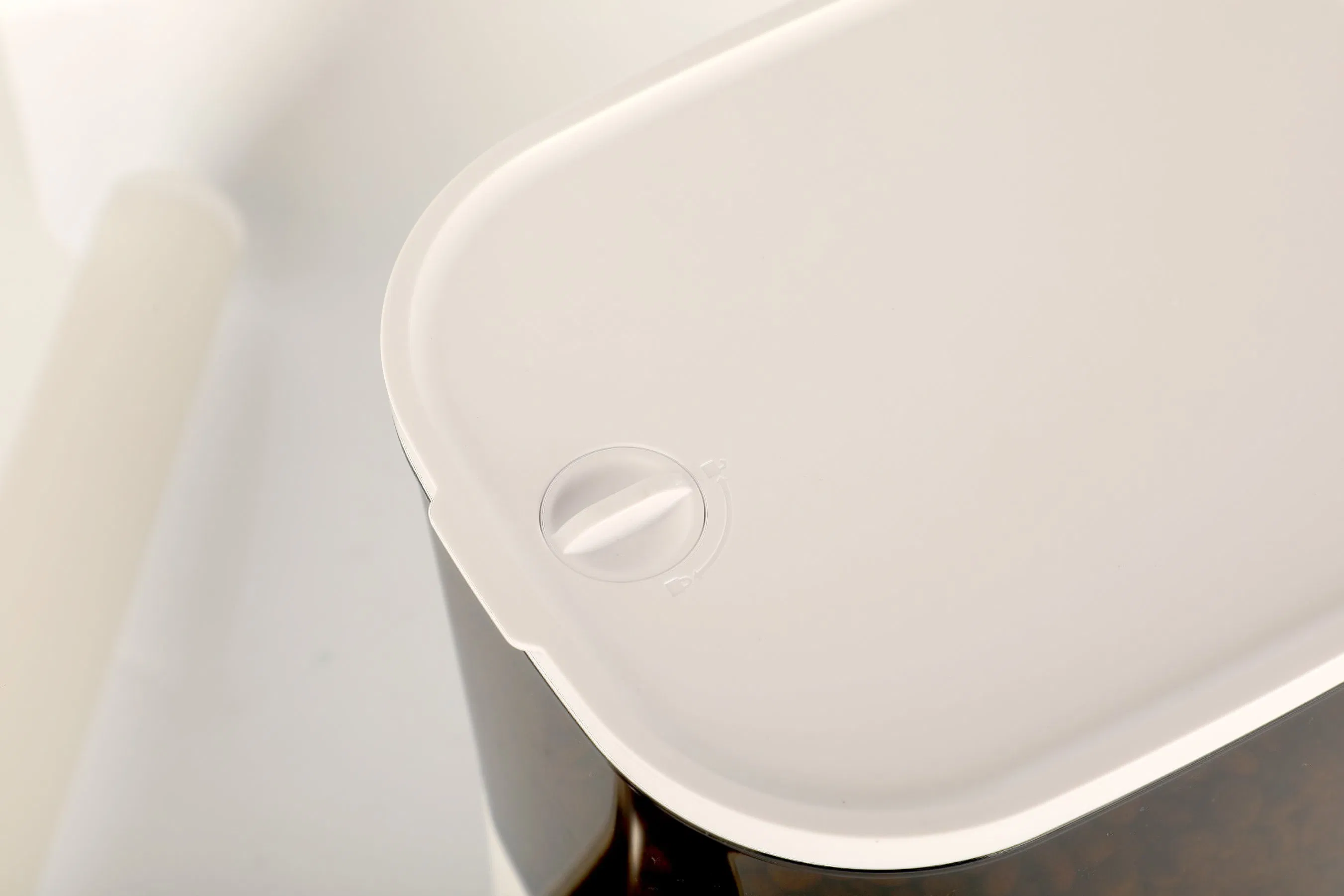 Smart 4L Automatic Pet Feeder with Freshness Lock Technology