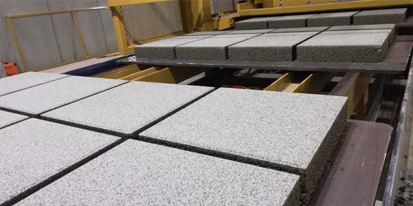 Planetary mixer used to produce concrete bricks