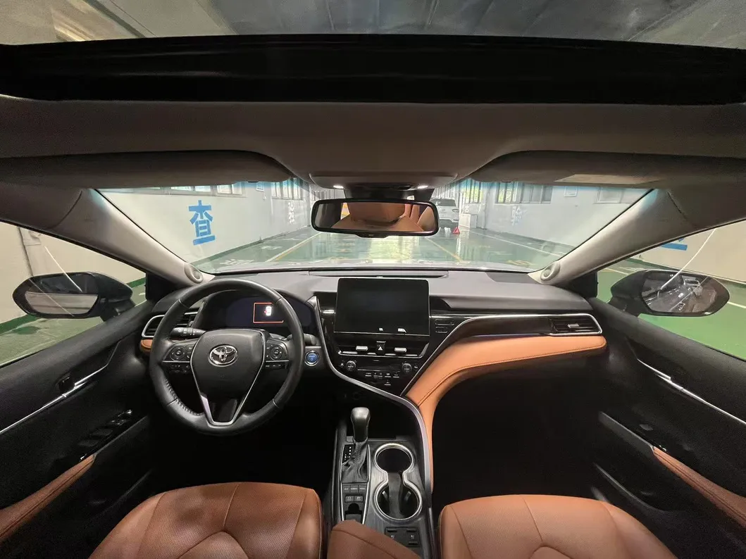 Camry Hybrid View 6
