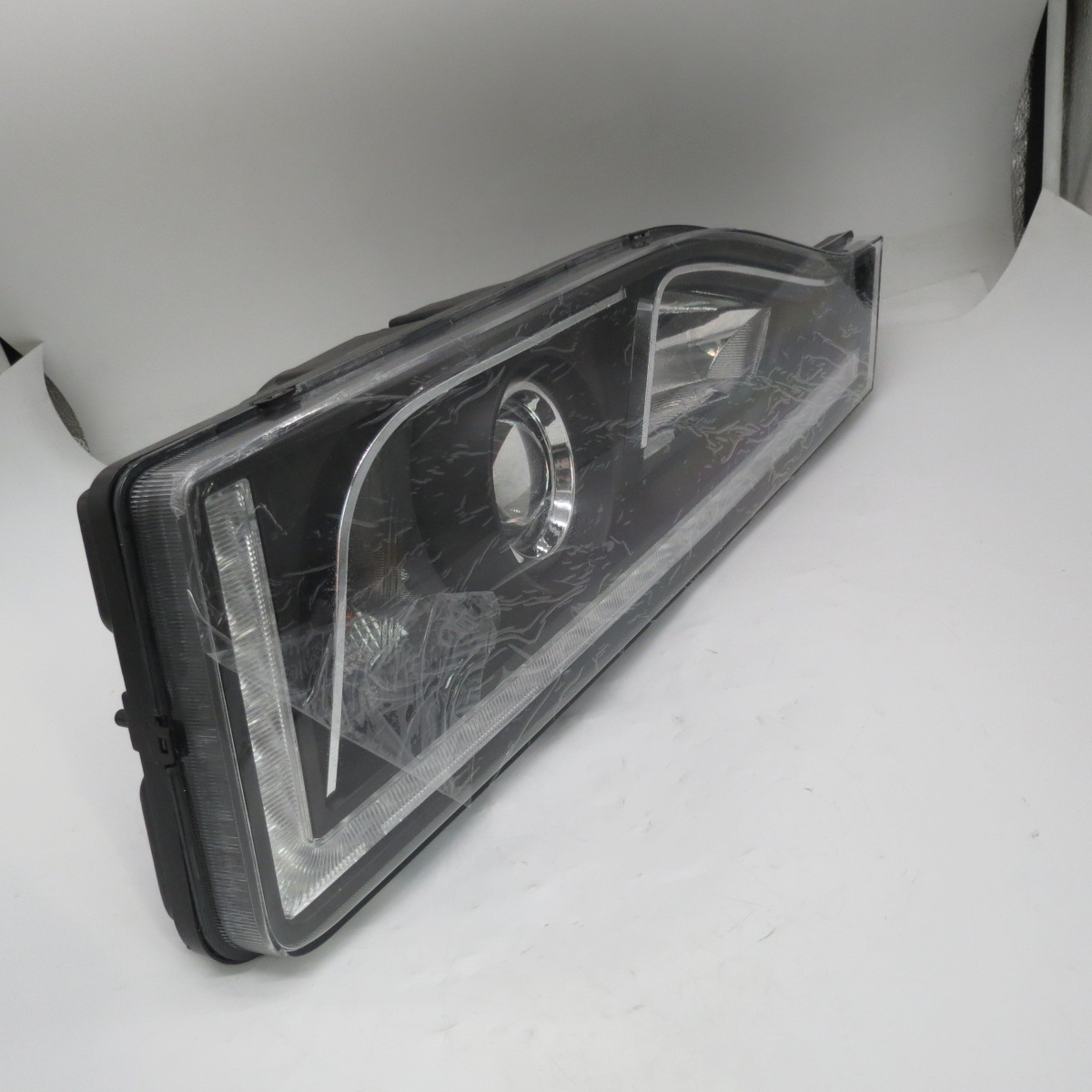 High Quality Headlight Assembly for Heavy Duty Vehicles QA1607 LEFT