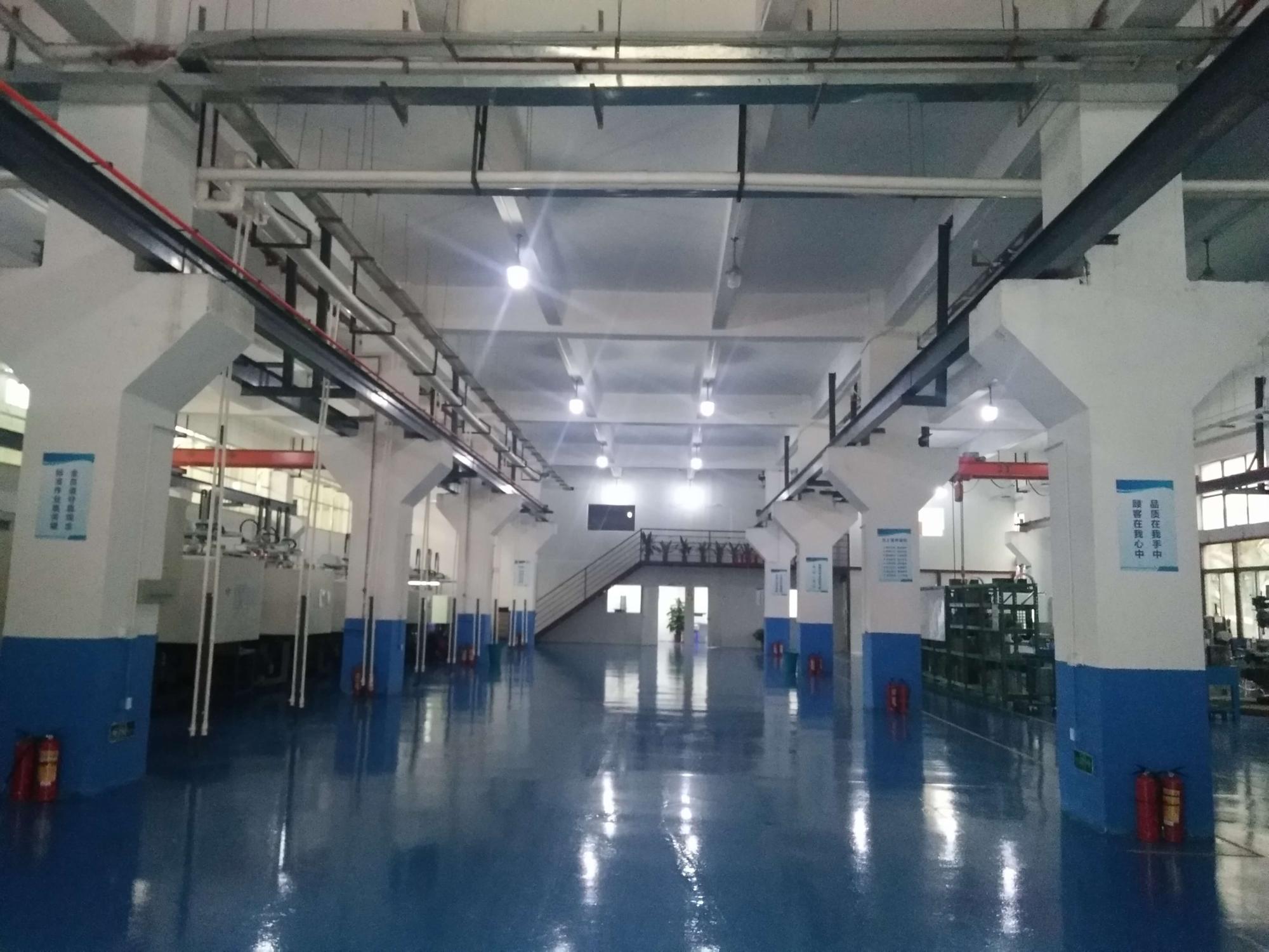 Injection Molding Machine 1
