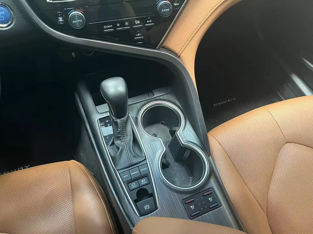 Camry Hybrid View 5