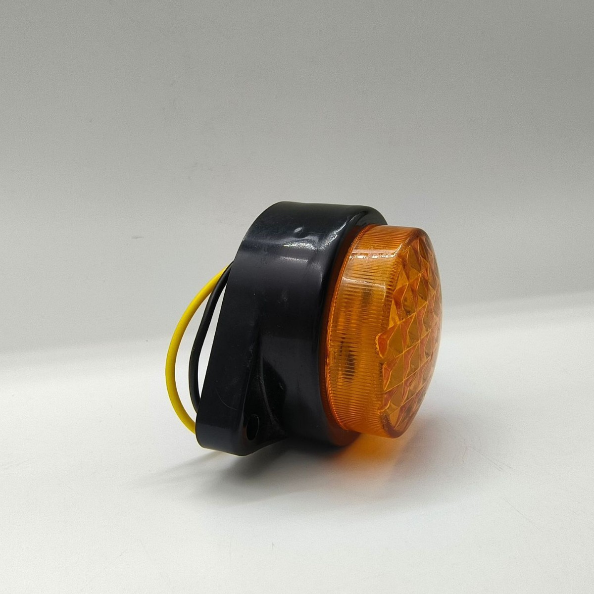 Manufacturers LED Automotive Turn Signal Lamps Lanterns Model YL-212 OLIVER OE 123456 Rated 5W Fitment 5cm X 3.5cm Export
