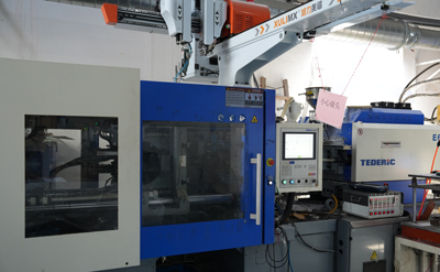 Injection Machine 3