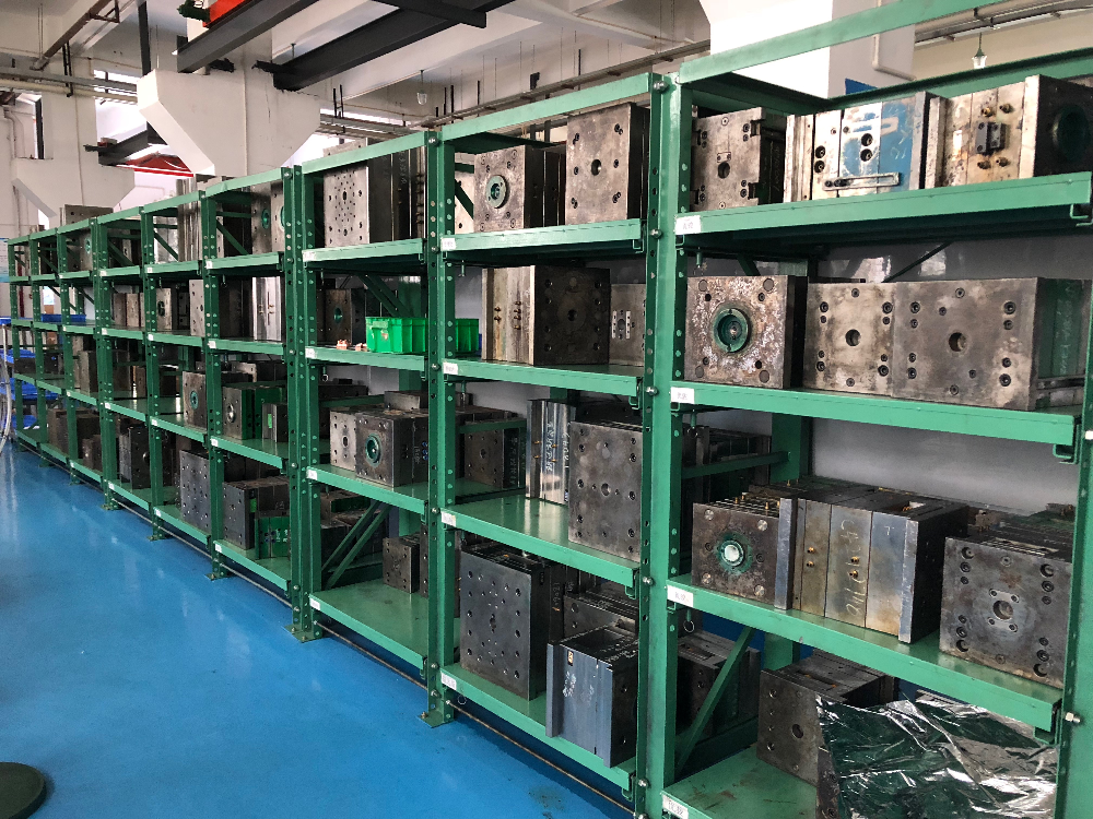 Injection Molding Machine 2