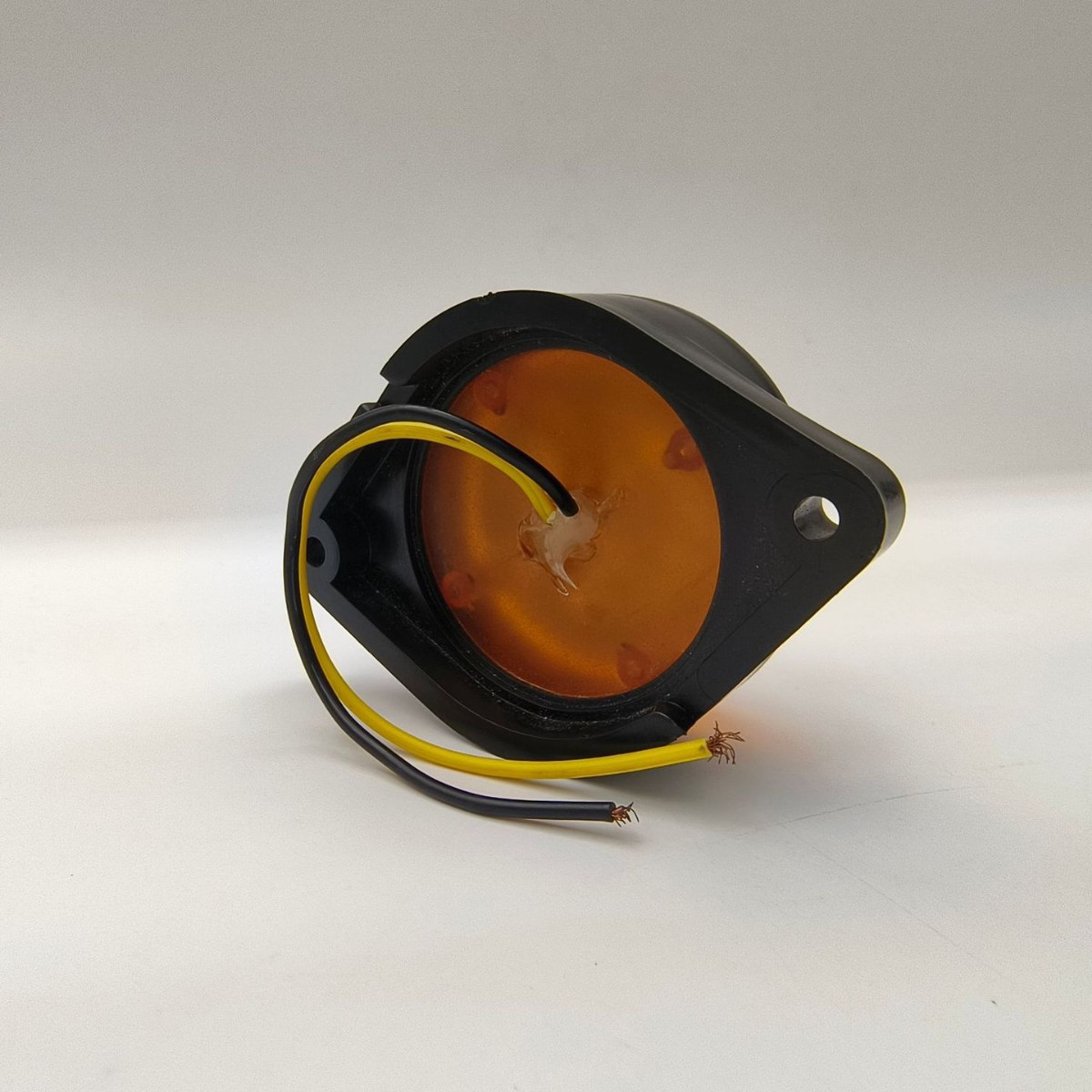 Manufacturers LED Automotive Turn Signal Lamps Lanterns Model YL-212 OLIVER OE 123456 Rated 5W Fitment 5cm X 3.5cm Export