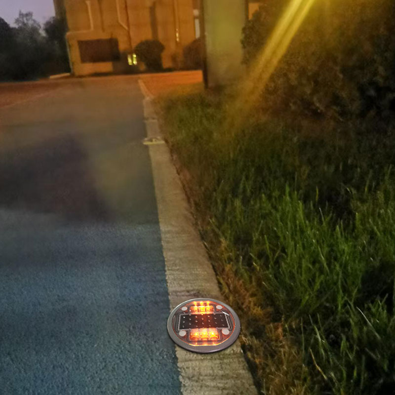 Wholesale IP68 Waterproof Aluminum PC Road Marker IL300 LED Solar Underground Traffic Control Light High Traffic Warning