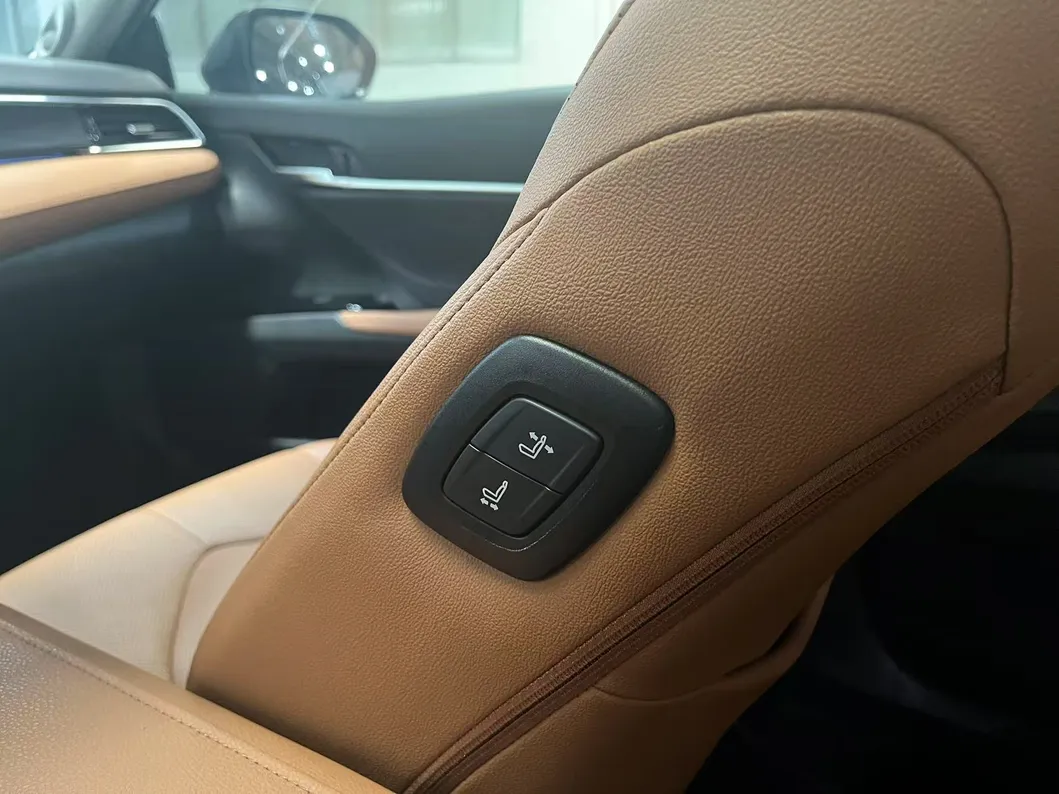 Camry Hybrid View 3