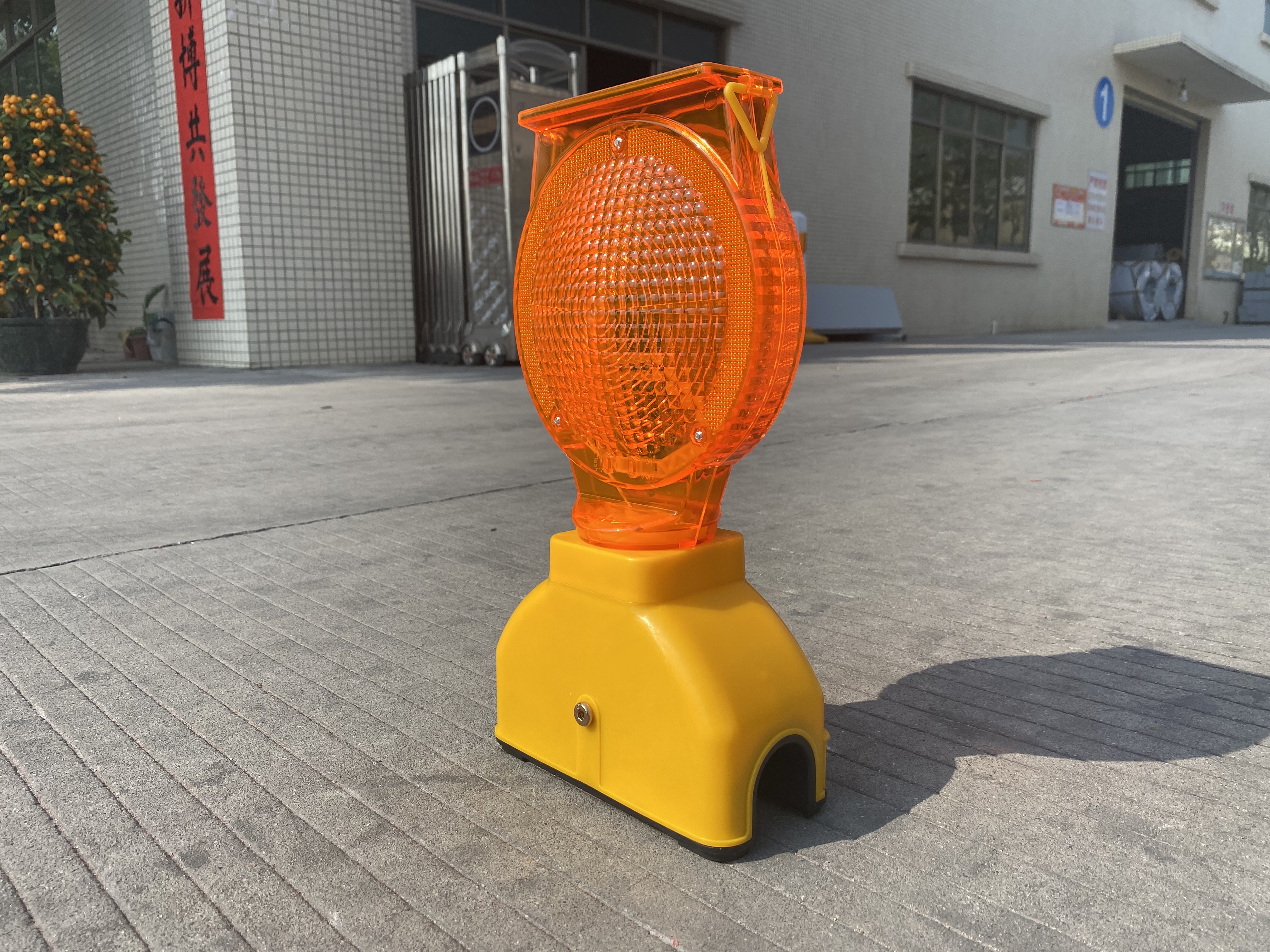 OEM Amber LED Strobe Warning Light Engineer Grade Retroreflective Clear Film Laminate 50,000 Hours Continuous Use Fixed Traffic