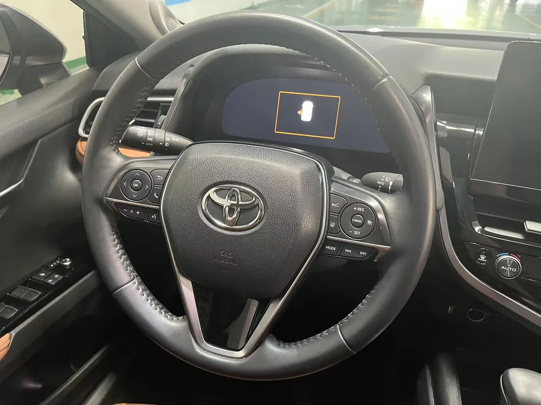 Camry Hybrid View 4