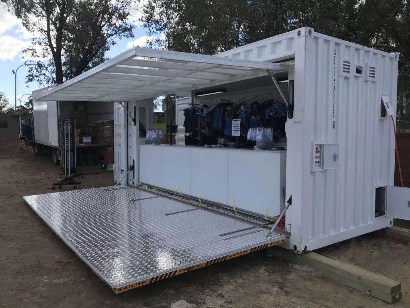 High-Quality Professional China  Portable Container House - 20ft expandable shipping container shop/coffee shop .  - HK prefab Pricelist, Products