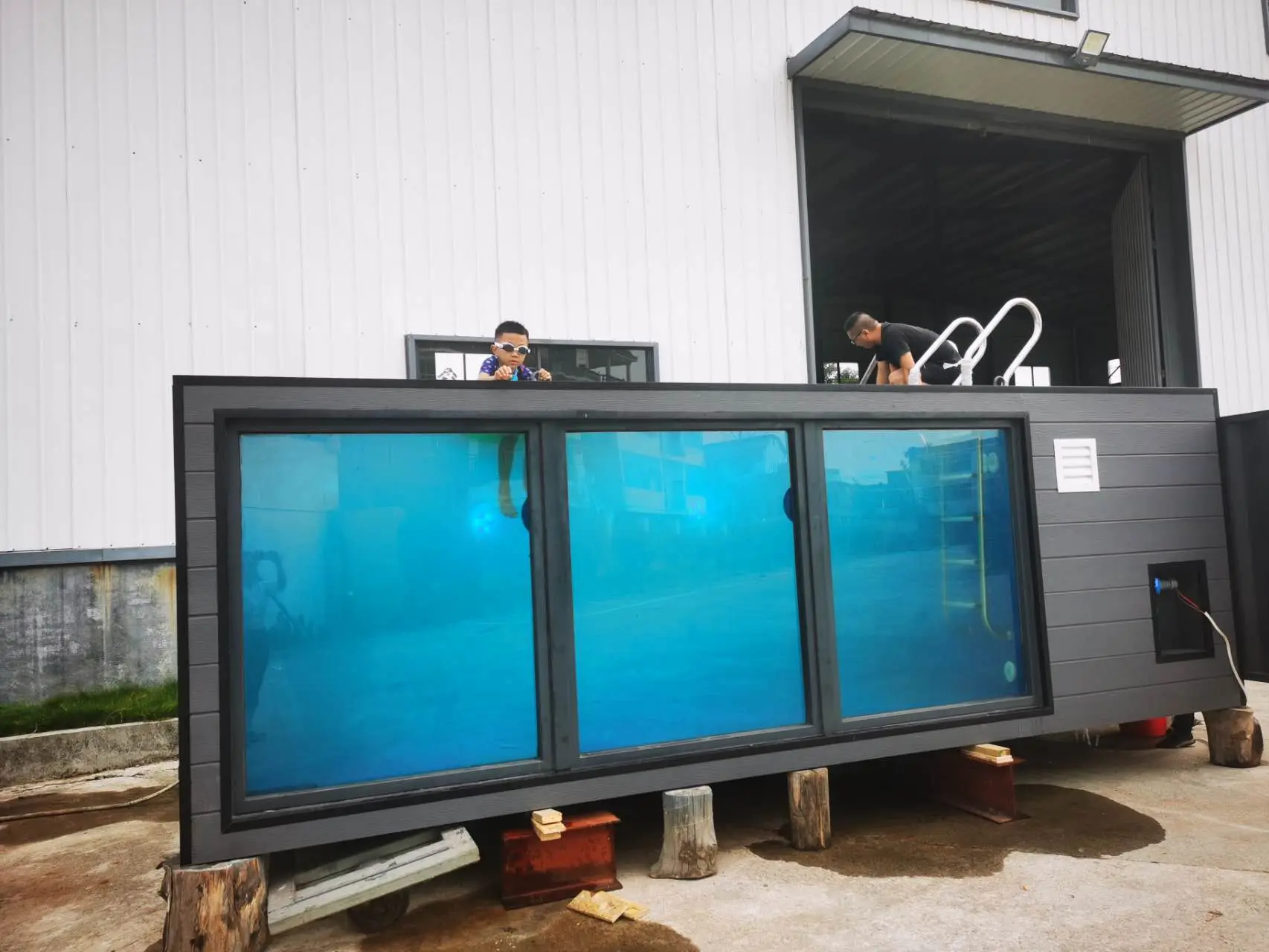 Container swimming pool real photo 3