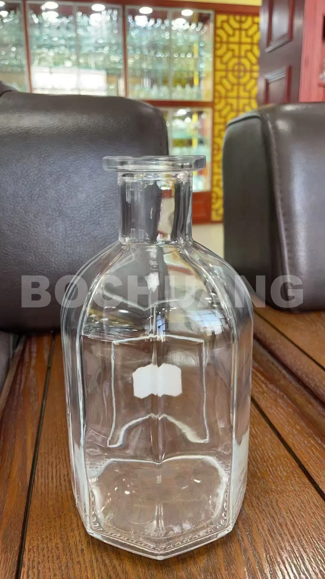 1 Liter Empty Glass Spirit Bottles Customizable for Premium Whiskey Tequila Rum Water Beverage