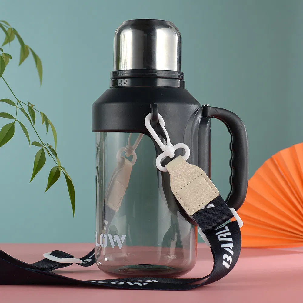 Simple Large Capacity Outdoor Sports Portable Plastic Water Bottle with Handle Carrying Rope