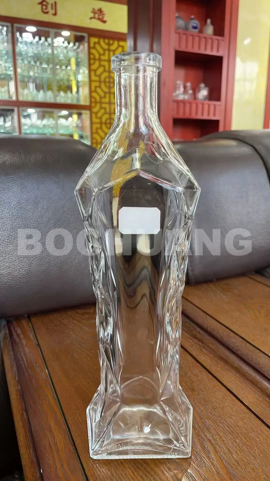 1 Liter Empty Glass Spirit Bottles Customizable for Premium Whiskey Tequila Rum Water Beverage