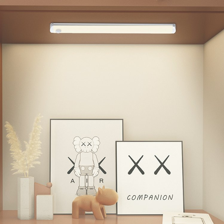 China Motion Sensor Wireless Type-C Rechargeable Puck Light Under Kitchen LED Cabinet Light