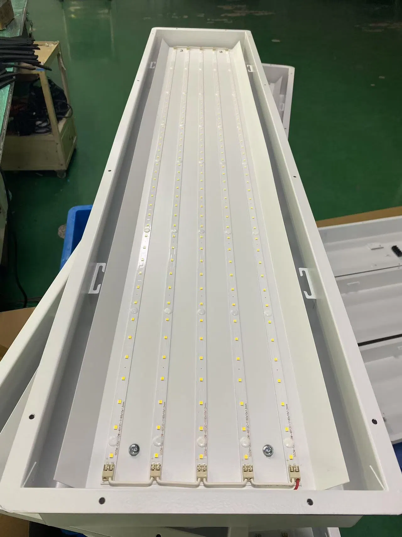 Factory Price LED Cleanroom Panel Light IP54 Waterproof Down Opening