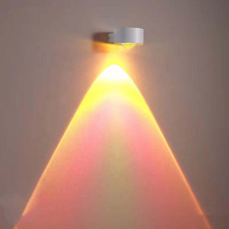 Modern Aluminum LED Wall Sconce for Stylish Bedroom Illumination