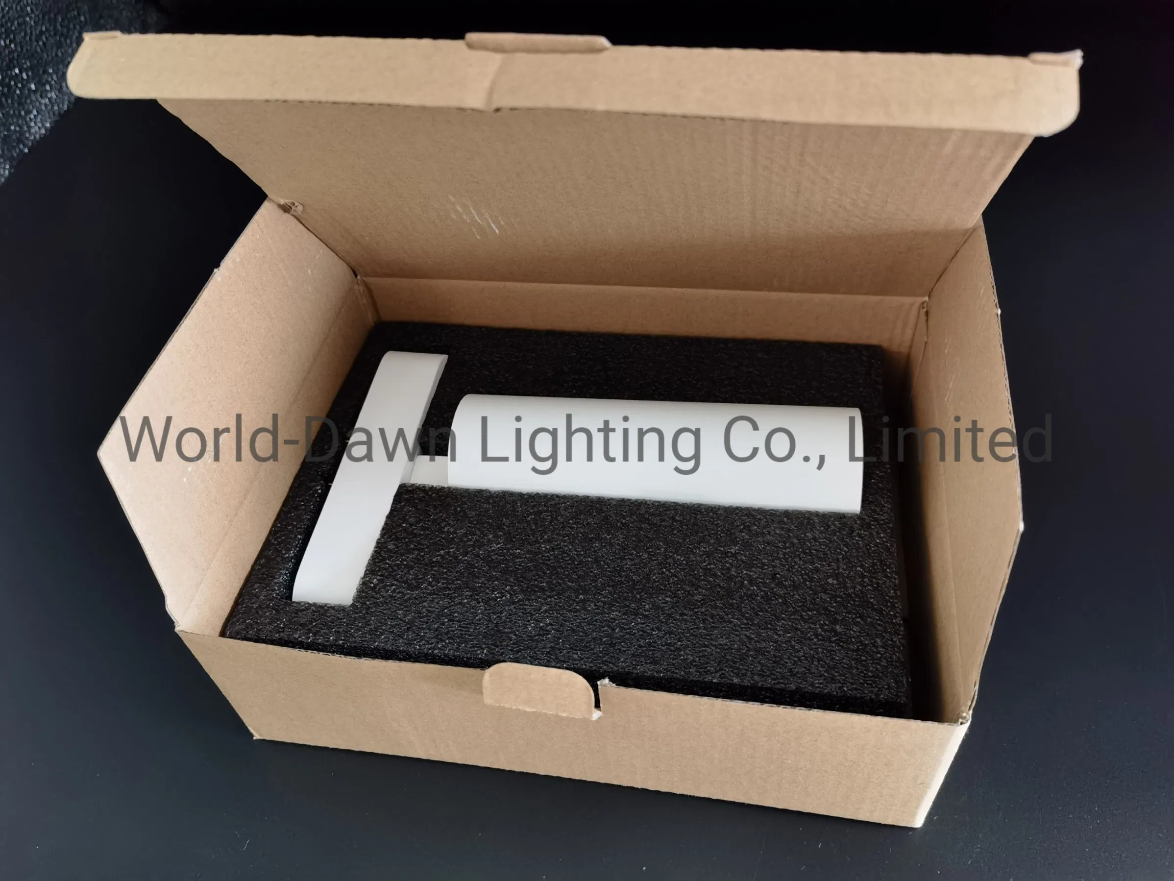 Surface Mounted Thin Type Dimmable Magnetic Track Lights CRI90 LED Linear Ceiling Pendant Light