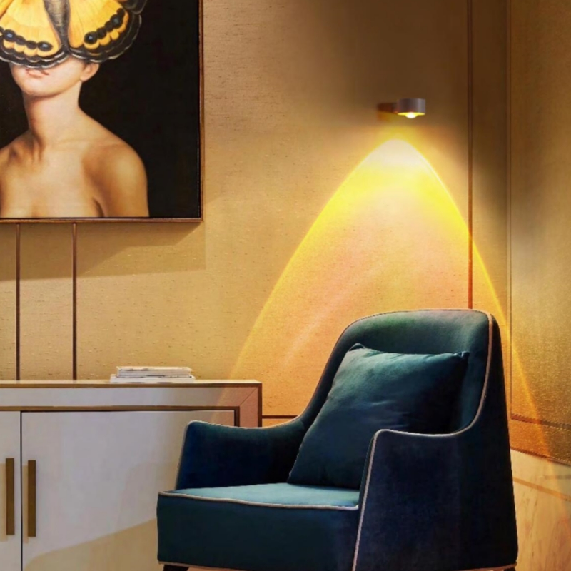 Modern Aluminum LED Wall Sconce for Stylish Bedroom Illumination