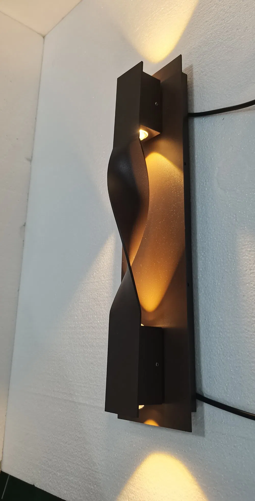 Waterproof IP65 Rating Twist 2 Light LED Outdoor Wall Sconce Anti Rust