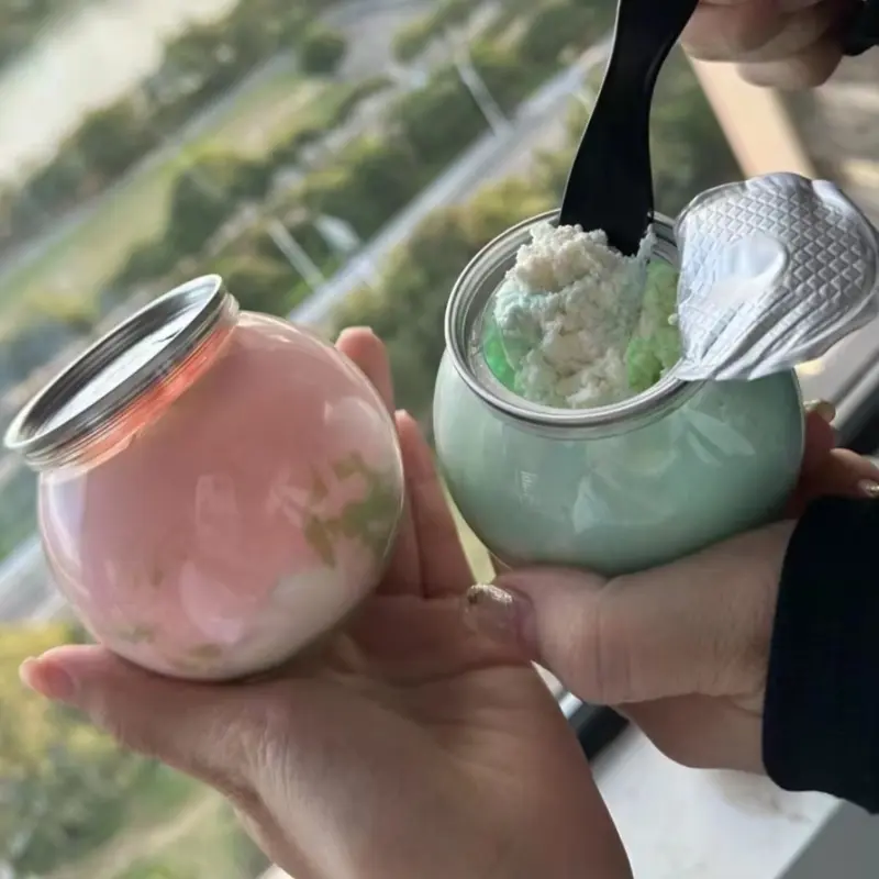 Custom PET can for desserts