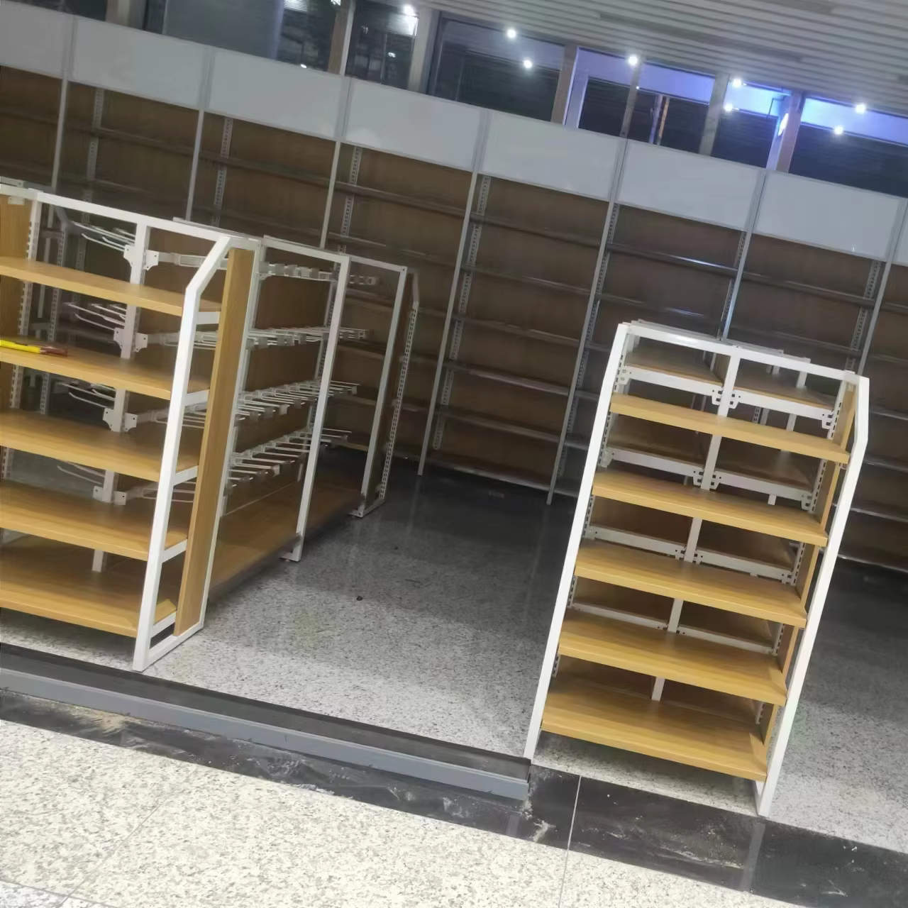 Mother and Baby Store Steel and Wood Shelves Display Shelves Pet Store Display Shelves Wholesale