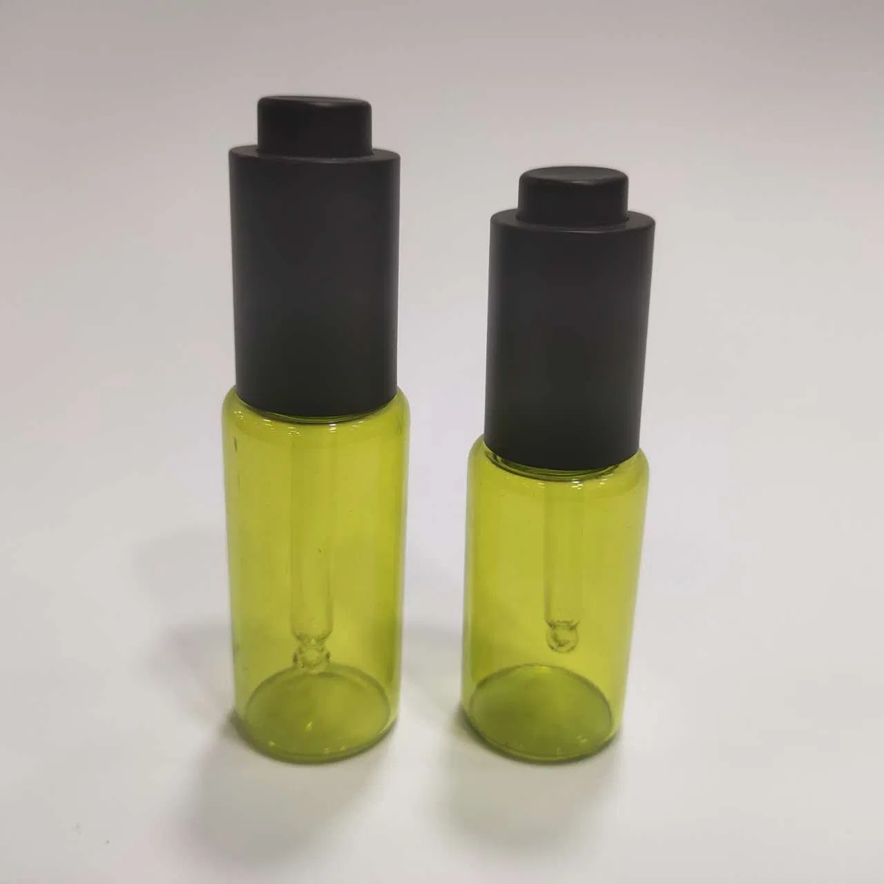 Elegant Glass Dropper Bottle for Essential Oils and Serums