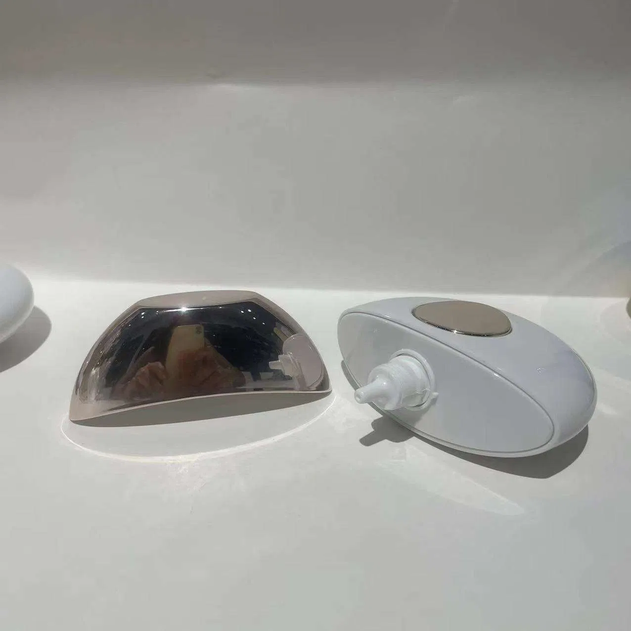 Newly Design 30ml Squeeze Cosmetic Packaging Sunscreen Bottle with Sample Freely