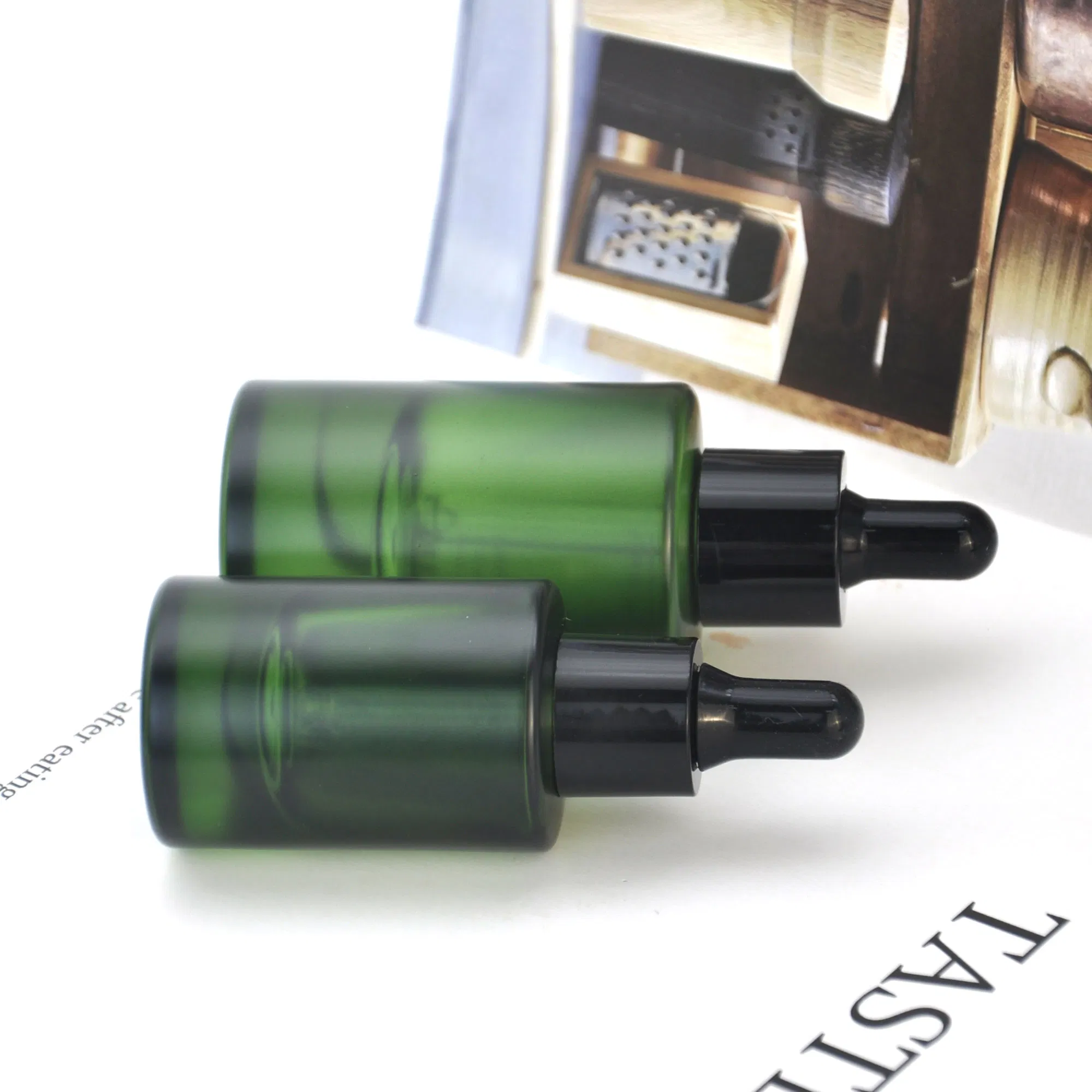 Wholse Small Frosted Green Essential Oil Bottle with Dropper Serum Oil Bottle