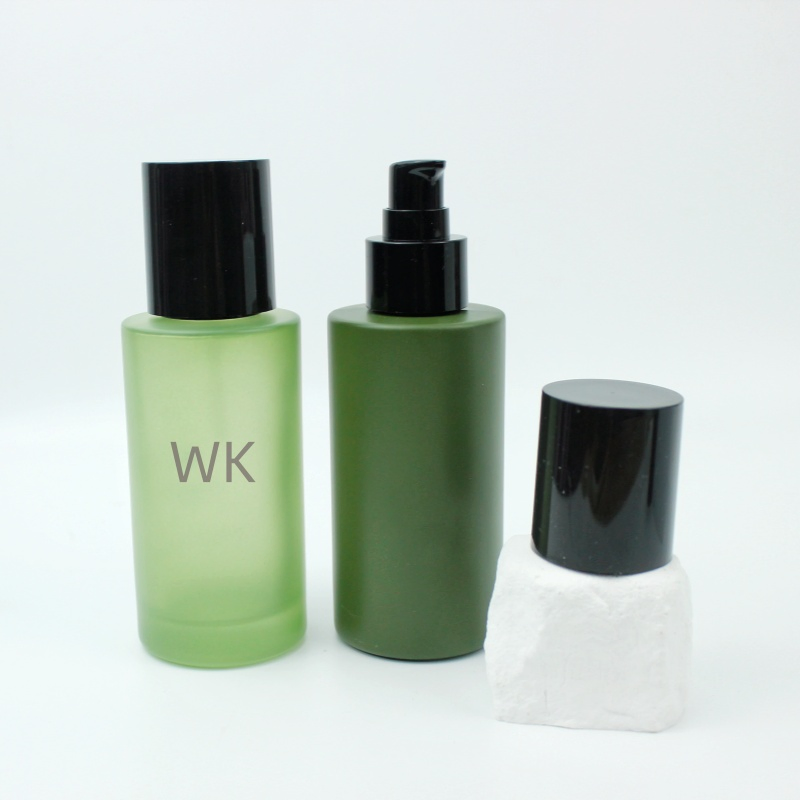 Wholesale Empty Glass Lotion Pump Sprayer Skincare Packaging Bottle with Lotion Pump