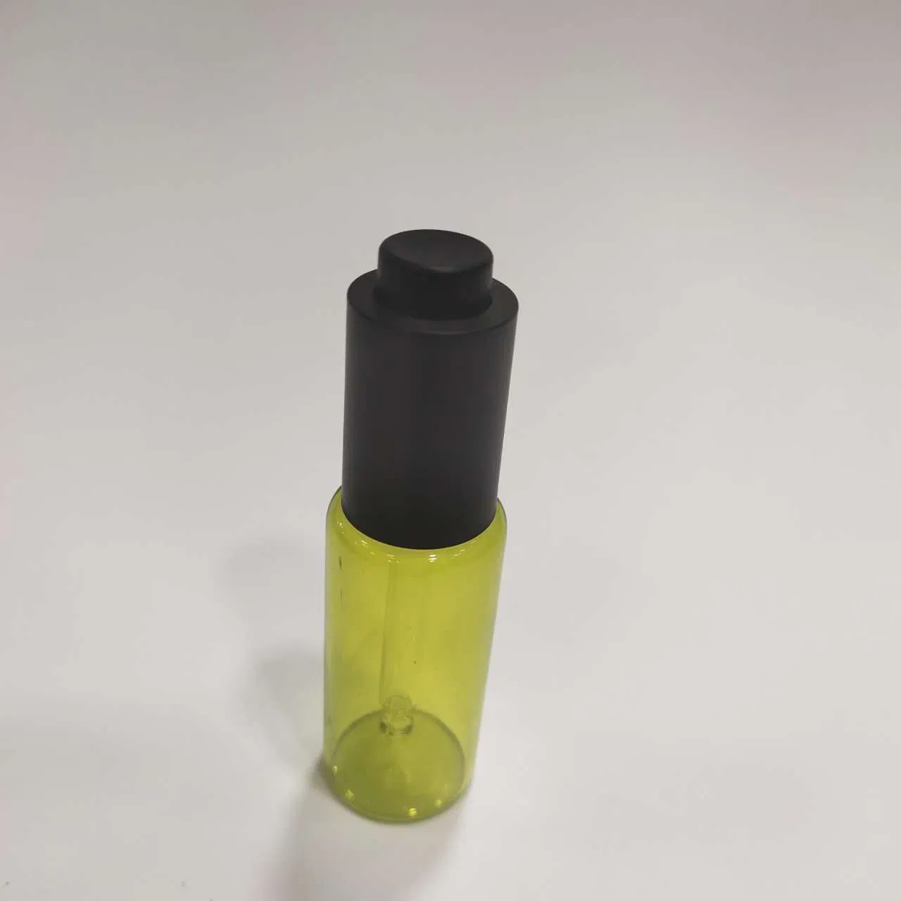 Elegant Glass Dropper Bottle for Essential Oils and Serums