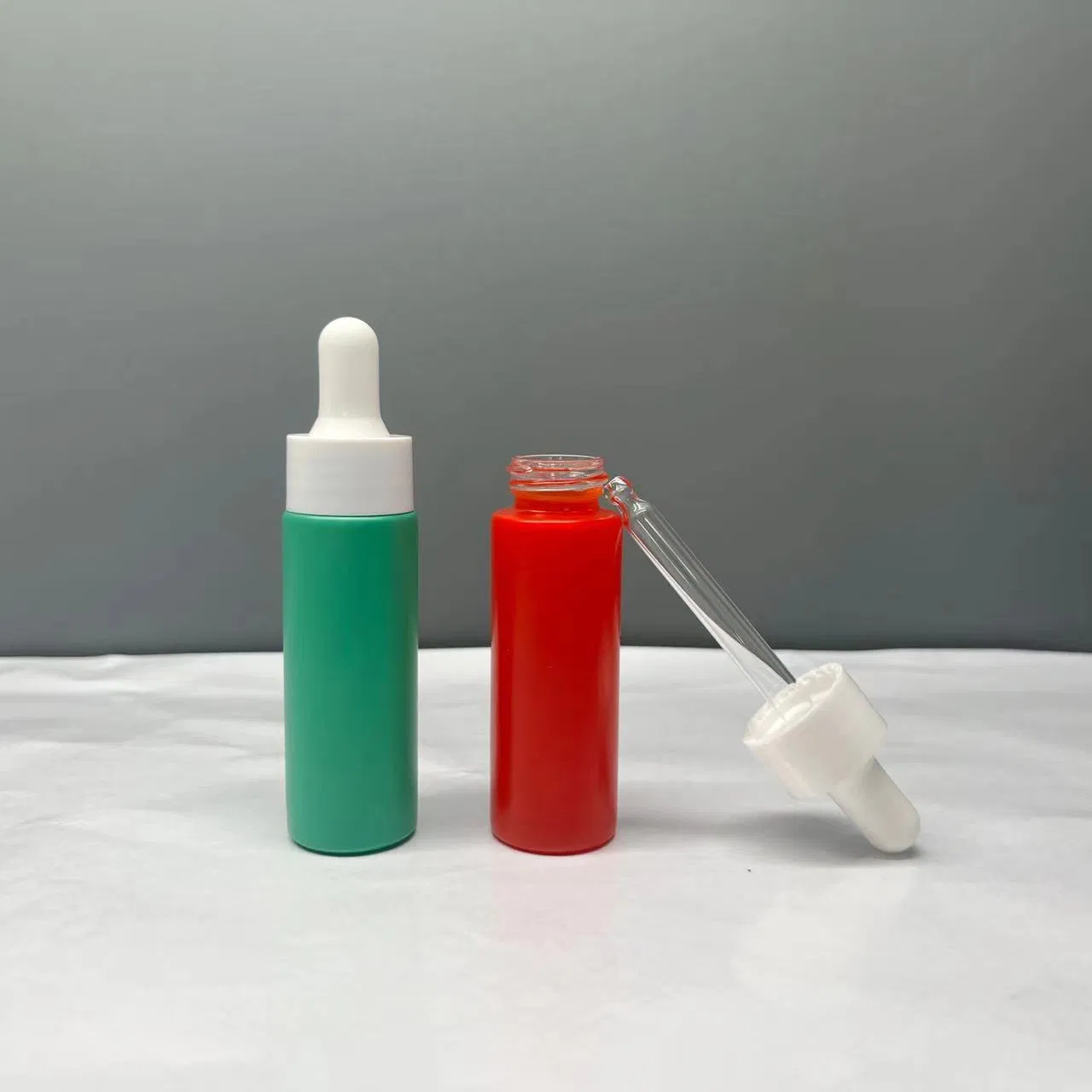 Luxurious 15ml Matte Red Glass Pipette Bottle for Skincare