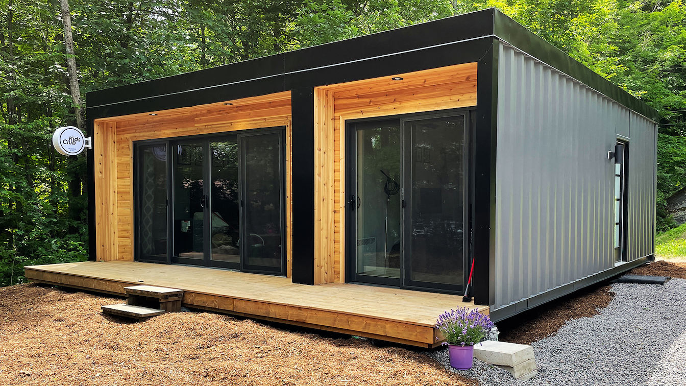 Factory Direct Supply Cheap 4 Bedroom Hurricane Proof Prefabricated Prefab Modular Container House for Villa