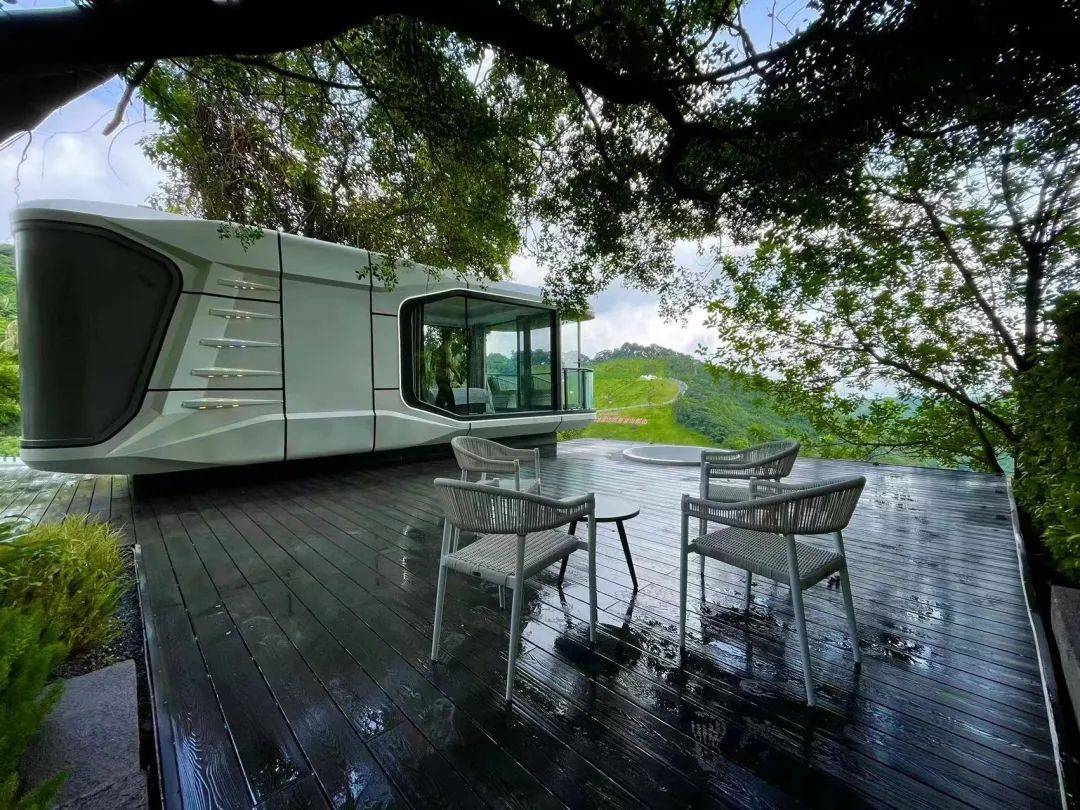 Three-story Eco-Friendly Luxury Container Villa Houses with Customizable Cafes &amp; Wine Rooms Mountain Farm Cabin