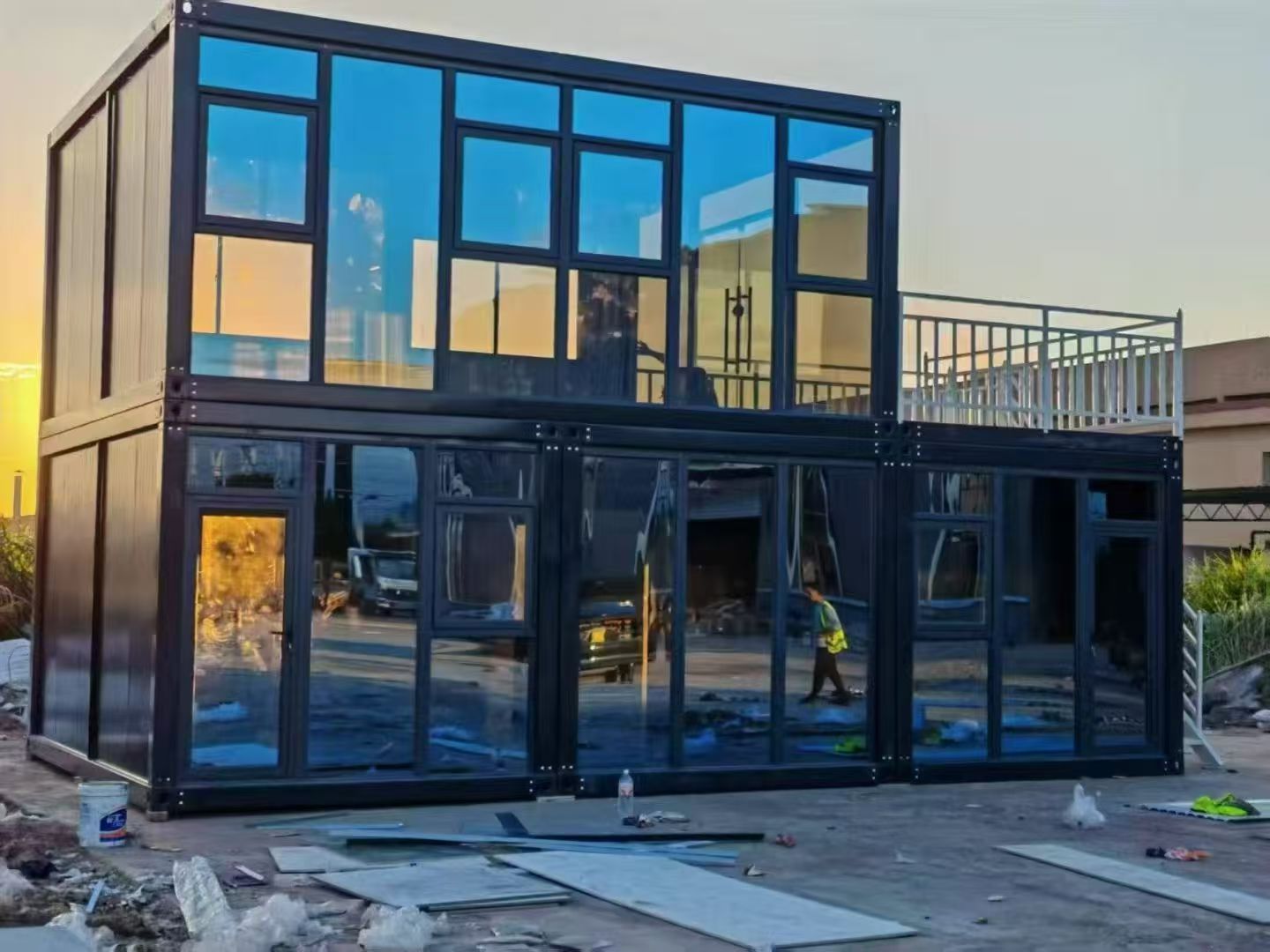 Factory Custom-made by a Number of Large-scale Container Housing Composed of Container Housing