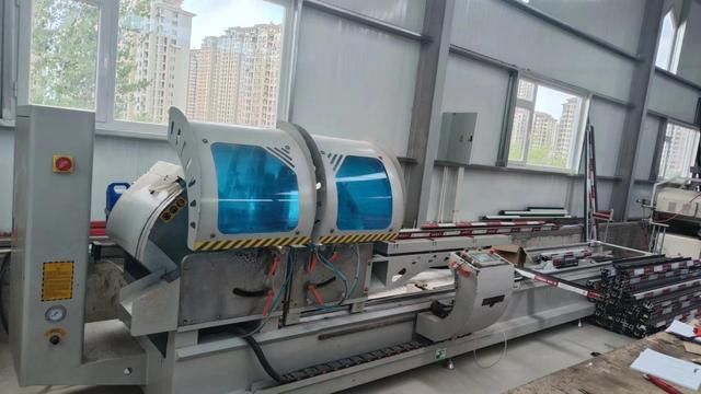 Precision steel frame fabrication for modular prefab villa construction