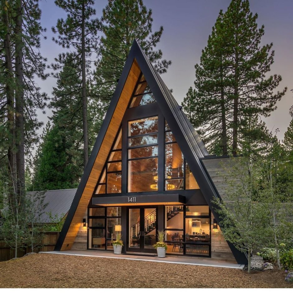High Strength Luxury A-Frame Cabin Energy Efficient Low Rise Modular Villa Durable Weather Resistant Structure Prefab House