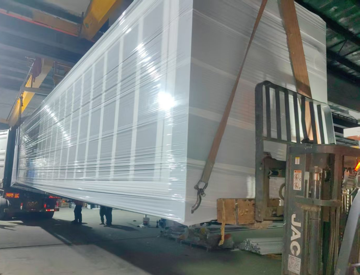 Customizable Expandable Prefabricated Steel Container Home with Front Porch for Coastal Living Modern Design Living Room Bedroom