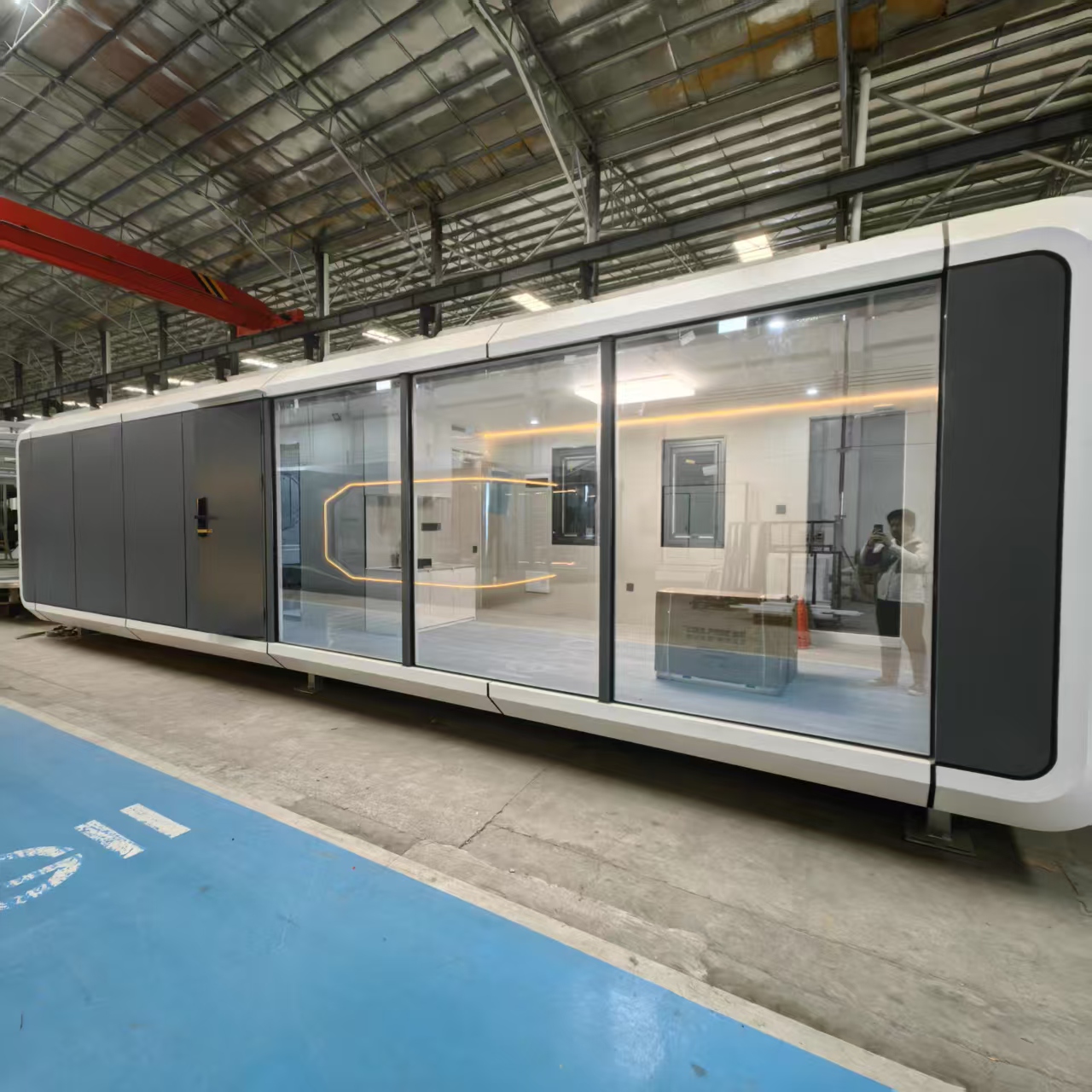 Luxury Container apple Cabin Hotel Glamping Resort Smart Security Off-Grid Energy Private Bathroom Configurations Prefab Houses