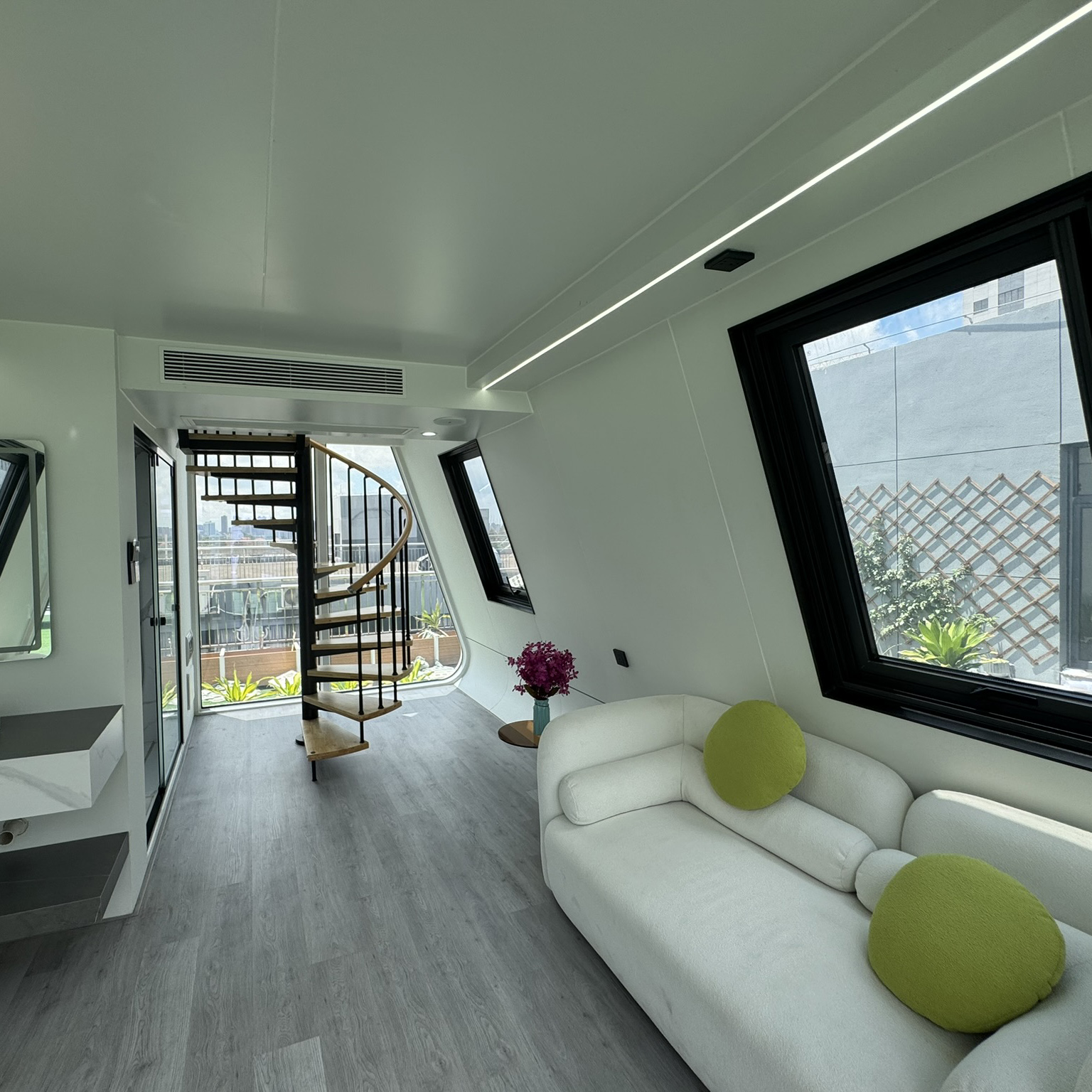 Luxury A-Frame Low-rise Villa Heat-insulated Modular Home Prefab Tiny Triangle House for Apartment Prefab Cottage