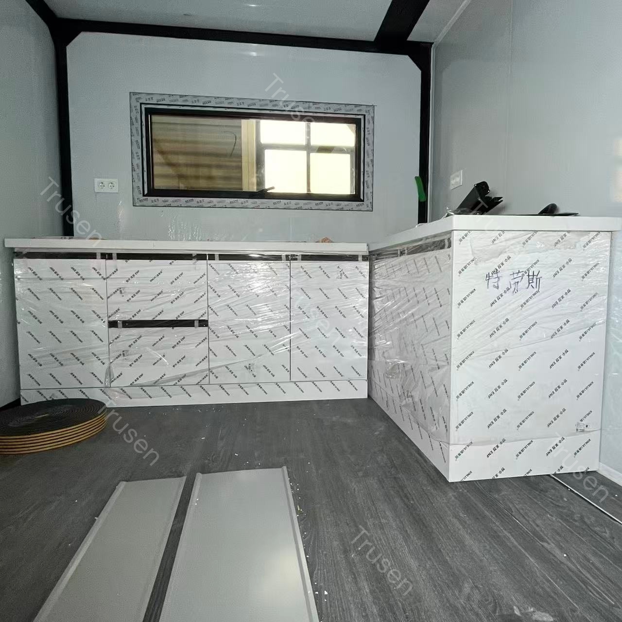 Modern Design Luxury Living Full Large Glass Wall Waterproof Modular Apartment Expander Home Integrated Home for Travel Vacation