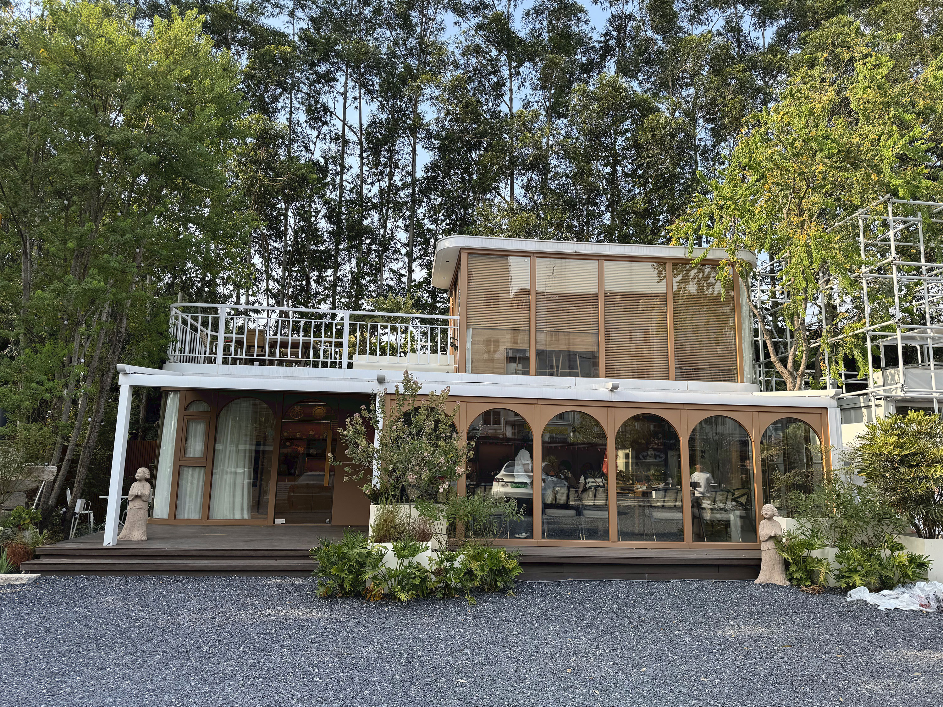 Double-layer coffee house