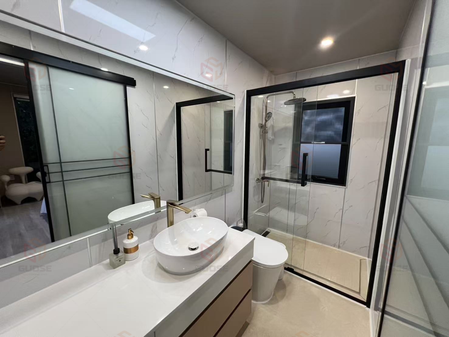 Tech Integrated Smart Capsule House Modern Pod Home with IoT Connectivity for Smart Hotel and Digital Living