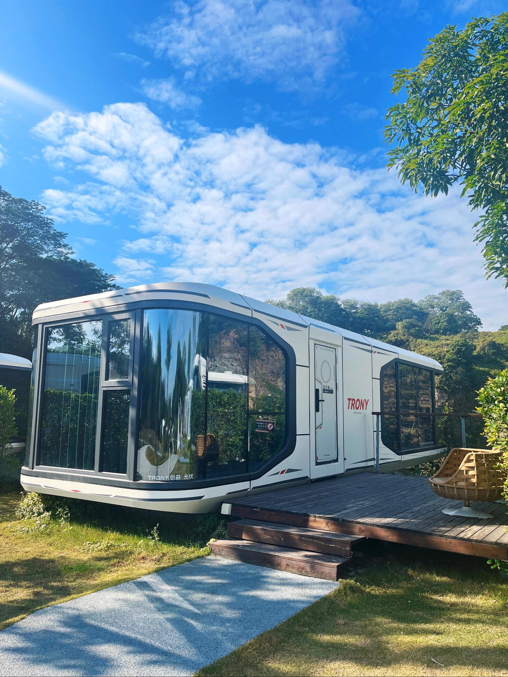 High End Space Capsule House Prefab Modular Portable Capsule Cabin Hotels Resorts Premium Modern Design