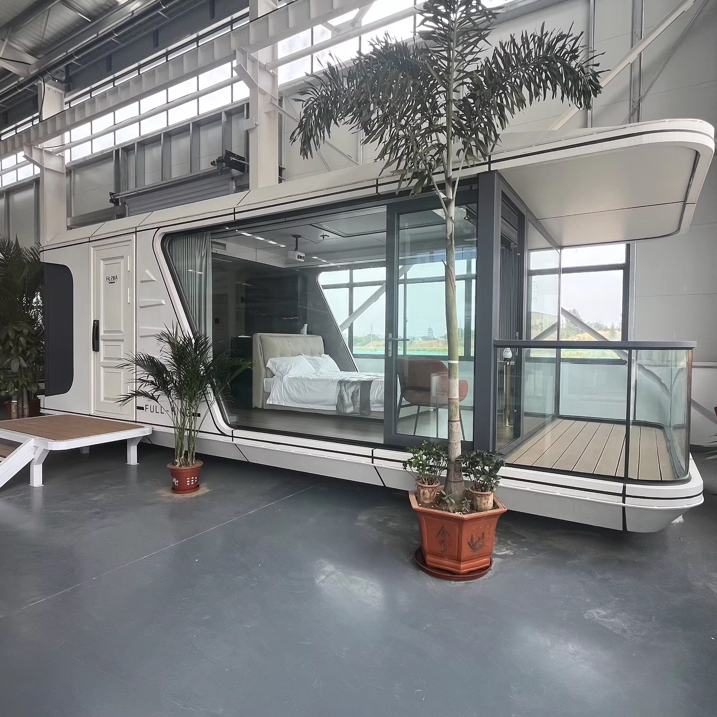 High-end Modern Light Steel Container Space Capsule Hotels Prefabricated For Tourism Vacation Scenic Spots Anti-Corrosion Villa