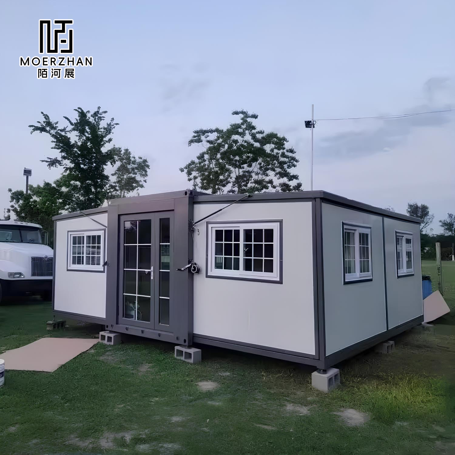 Beach-Ready 20Ft Weather-Resistant Double Wing Expandable Prefab Mobile House for Beach House &amp; Coastal Cabin