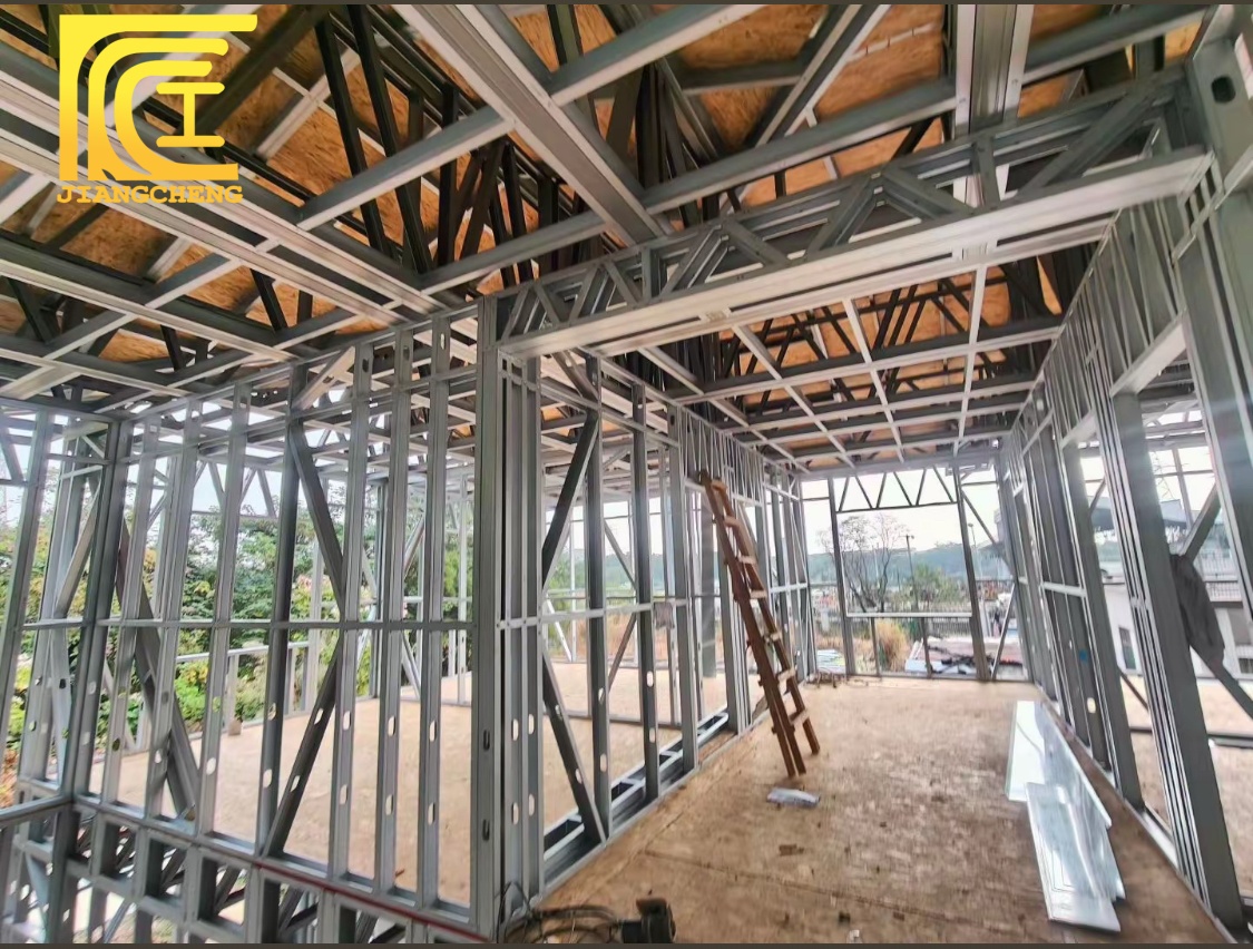 Factory Direct Sale Prefabricated Luxury Villa Heavy Steel Prefab Villa With 3 Bedroom