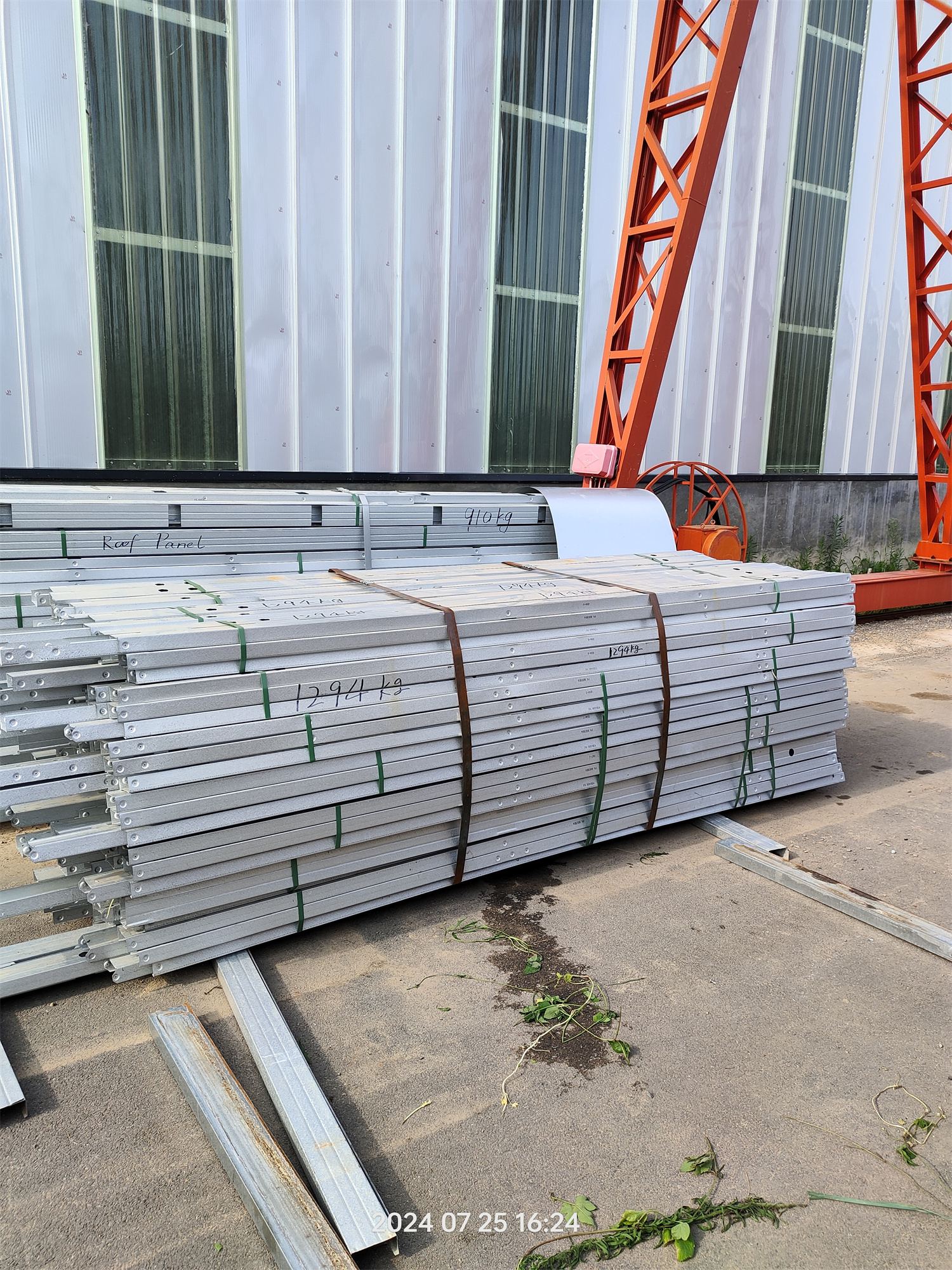 Pre-cut framing studs